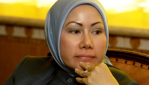 Inilah Dandanan Ratu Atut Senilai Rp1 Milliar