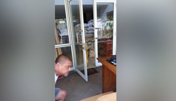 Rumah Anggota DPR Dijadikan Gudang Sembako Ahok-Djarot