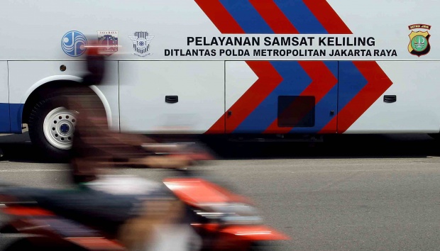 Kini Bayar Pajak Kendaraan Bisa Lewat ATM Samsat