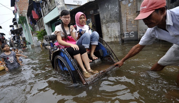gerhana-bulan-bmkg-air-laut-15-meter-ancam-jakarta-utara