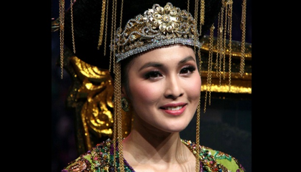 Sandra Dewi dan Orang Terkaya ke-125, Ada Apa?
