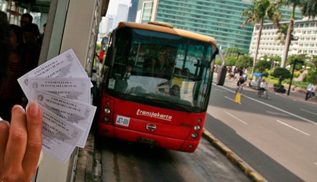 Penumpang Transjakarta Tolak Beli E-Tiket