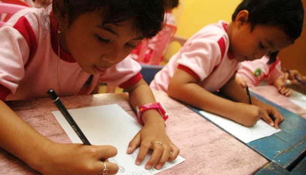 Rata-rata Anak Usia 7 Tahun Sudah Mempunyai Ponsel