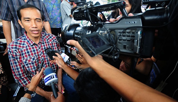 Jokowi Ajak Ibu-ibu di UIN Belanja ke Tanah Abang