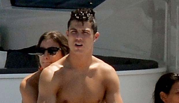 Cristiano Ronaldo Bugil di Majalah Vogue