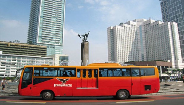 TransJakarta Uji Coba Halte Ramah Lingkungan dengan Panel Surya