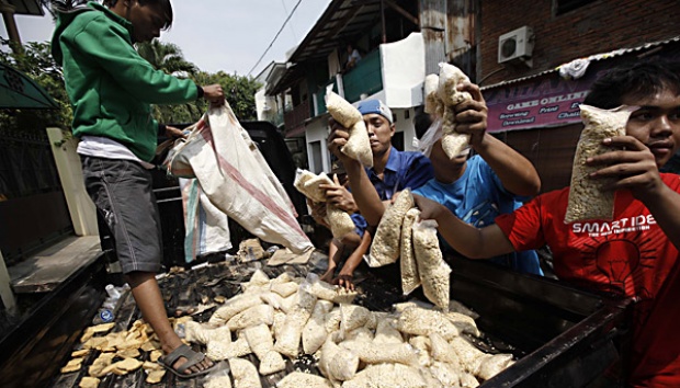 Senin Lusa Pengrajin Tahu Tempe Mogok Produksi