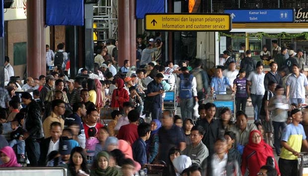 Mengapa Jakarta Macet Parah &amp; Penuh Penduduk &#91;Belajar Dari Arus Mudik&#93; 