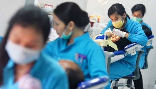 Studi: Dokter Perempuan Lebih Perhatian ke Pasien