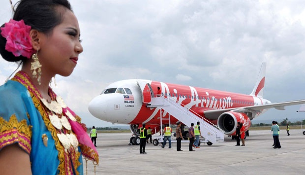 Pesawat AirAsia Tujuan Surabaya-Singapura Hilang Kontak