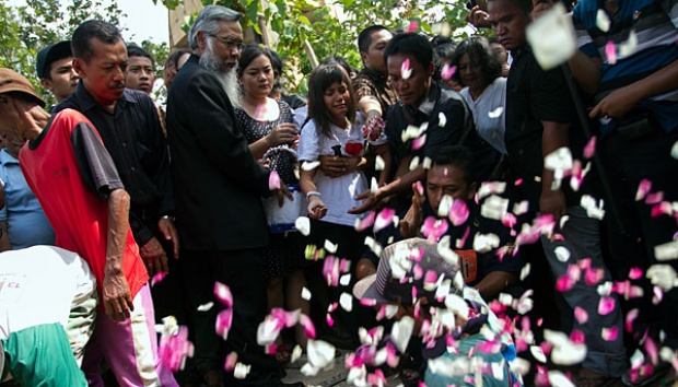 Tabur Bunga di Atas Makam Tradisi Israel?