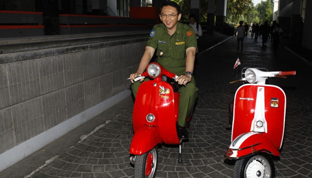Takut Pencitraan, Ahok Ogah ke Kantor Naik Angkot