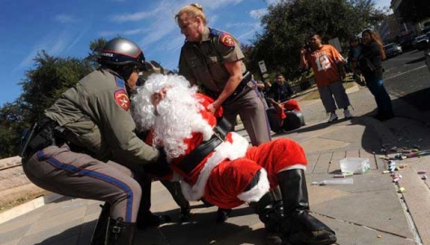 santa-claus-ditangkap-polisi