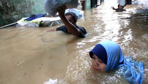 4 RT diKelurahan Rawa Buaya cuma tergenang air setinggi 70 cm, thanks Jokowi