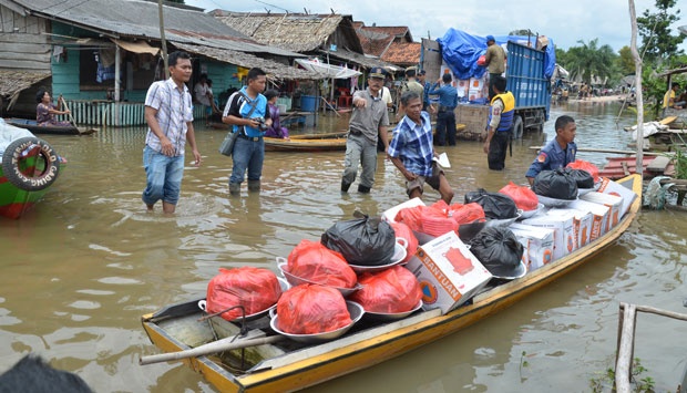 (Indonesia Bukan Hanya Jakarta) Lampung: Dua Jembatan Putus Disapu Banjir