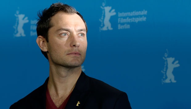 Lima Tahun Lagi Jude Law Diramal Botak