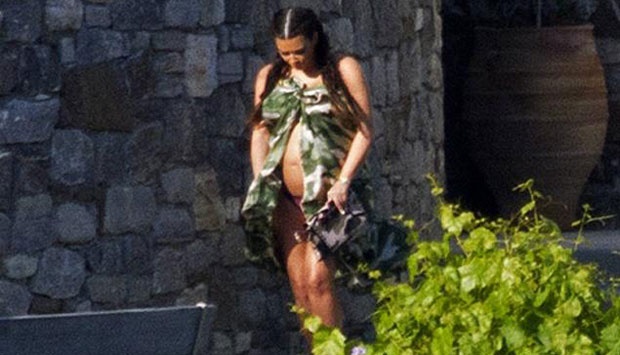 Kim Kardashian Melahirkan Bayi Perempuan 