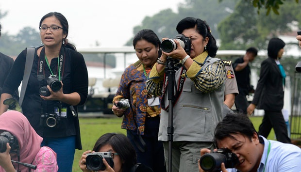 Komentar-komentar yang buat Ibu Ani sewot di Instagram