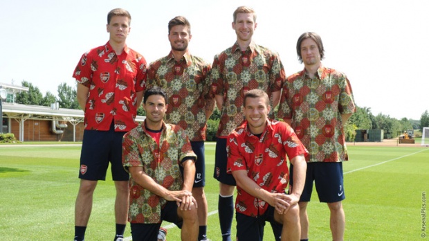 Siapa Perancang Batik Tim Arsenal?