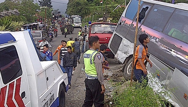 Tabrakan Beruntun, Sopir Bus Hiba Utama Kabur