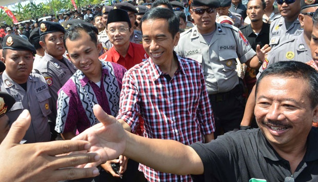 Jokowi Kembali Kenakan Kemeja Kotak-kotak