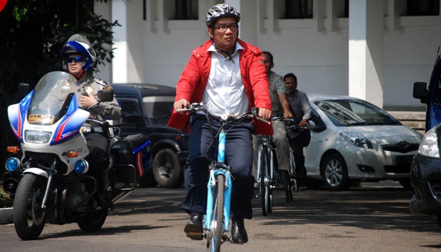 artis-sherina-minaf-dipalak-geng-motor-di-bandung-rk--saya-prihatin