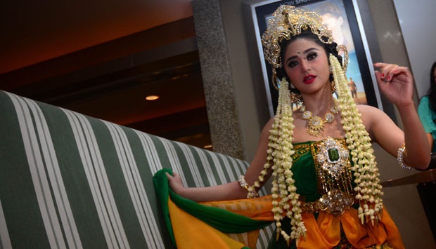 Jaksa Jemput Paksa Dewi Perssik