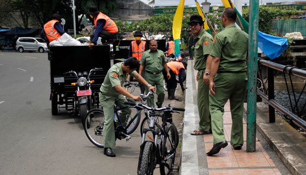 4 Perdana Mentri ini Ngantor naik sepeda