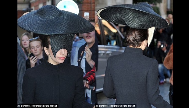 Topi Selfie ala Lady Gaga Seharga Rp 11 Juta