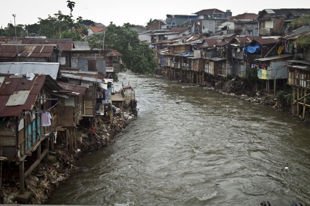 Normalisasi ke Naturalisasi Sungai, sebuah permainan kata-kata dari Gubernur Jakarta