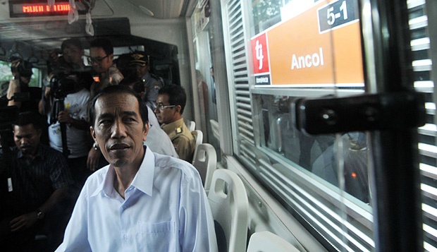 Coba Rute Baru, Bus Jokowi 'Nyasar' ke Rumah Makan