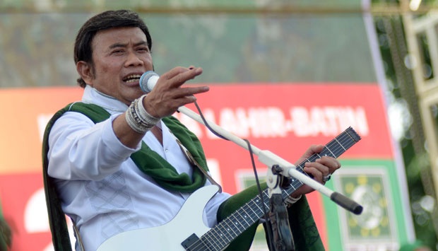 Rhoma Tampil, 1 Perempuan Kesurupan dan 14 Pingsan