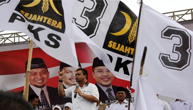 &#91;HOT&#93;- Teryata Pemilih PKS Jatuh Cinta Dengan PDIP - Cie..cie..