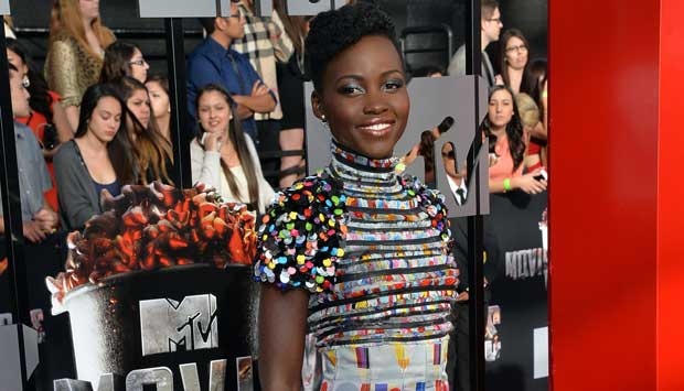 Lupita Nyong'o Lebih Cantik dari Kate Middleton?