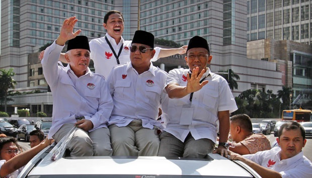 Kampanye, Hatta Janji Perbaiki Jalan di Banten 