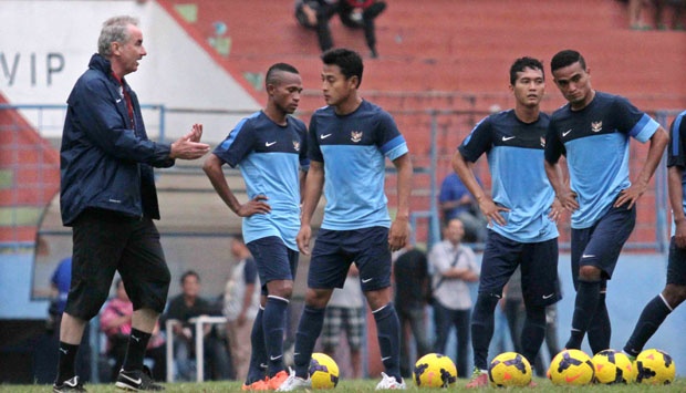 Alfred Riedl Terus Matangkan Kerja Sama Tim