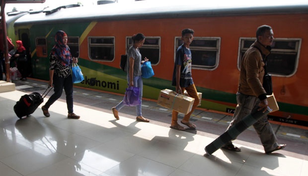 1 April, Tarif Kereta Ekonomi Naik Dua Kali Lipat