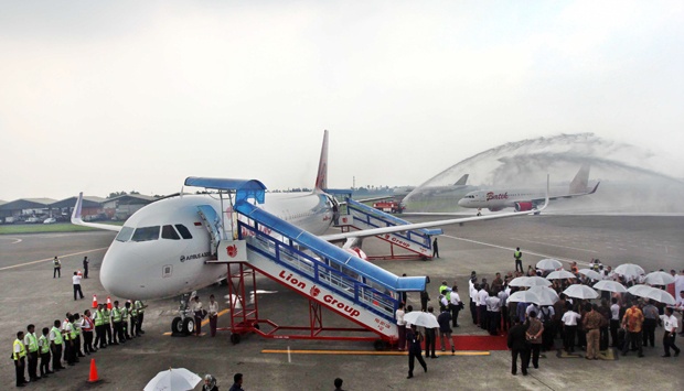 Lion Air Dituding Rampas Jalan Warga