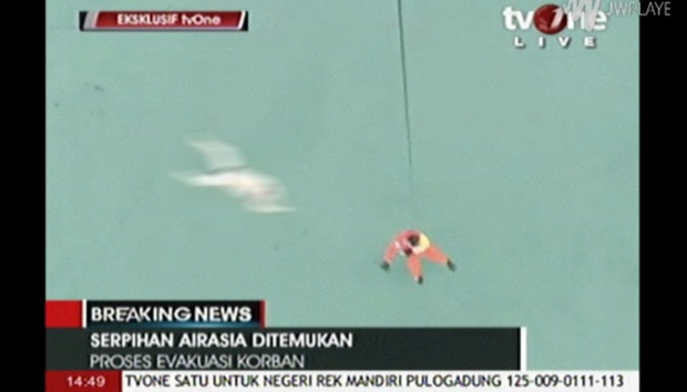 Media Asing Kritik Gambar Korban Air Asia di TV