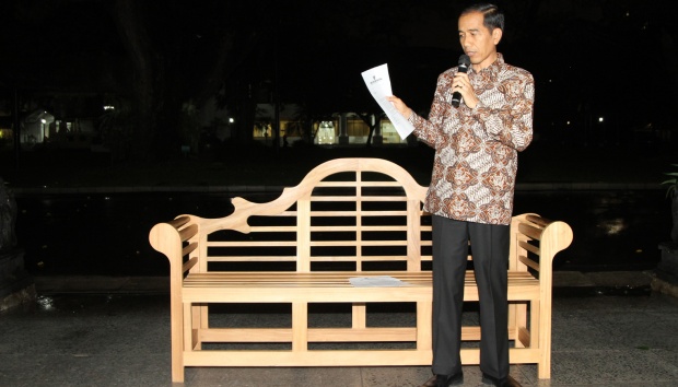 Jokowi Mendua, Hormati KPK dan Hormati DPR