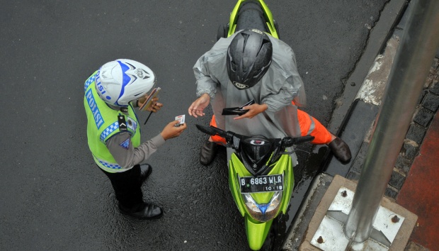 Video Viral Polisi Minta Uang Tilang, Dirlantas Polda Kecewa