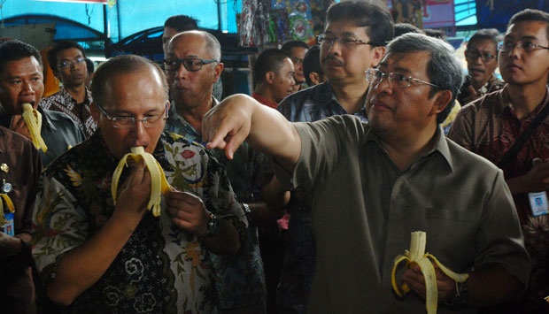 &#91;TEMPO.CO&#93;Aher Gandeng LSM Urus Orang Miskin