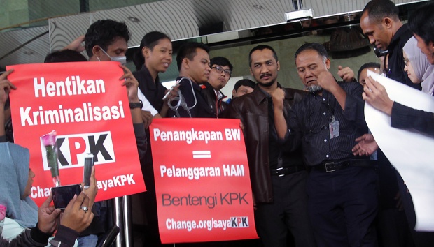 Abraham Samad Resmi Jadi Tersangka Pemalsuan Dokumen