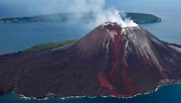 Sejak Minggu Gunung Anak Krakatau Alami 46 Kegempaan Letusan