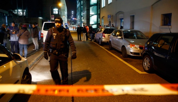 menolak-salaman-sepasang-muslim-ditolak-jadi-warga-swiss