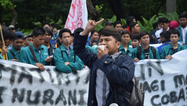 Hal-hal yang Mungkin Dialami Dan Dirasakan Oleh Mahasiswa Saat Ikut Demonstrasi