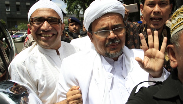 Rizieq Shihab Pulang Jika Anies Baswedan Menjemput di Mekah