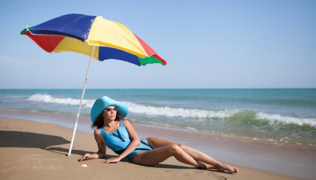 Mitos Jangan Pakai Baju Hijau ke Pantai, Ini Faktanya