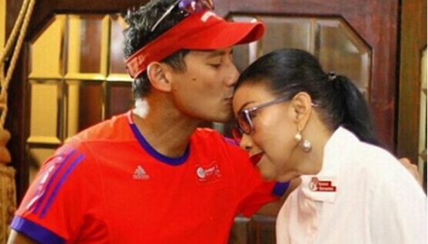 Sindir Ratna Sarumpaet, Sandiaga Uno: Mobil Ibu Saya Juga Diderek