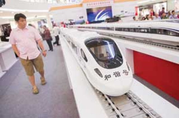 Kereta Semi Cepat Jakarta-Surabaya Dibangun 2019